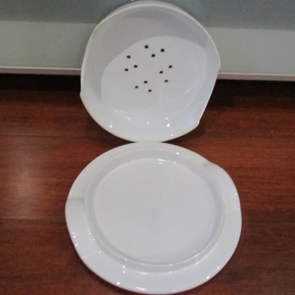 Crate & Barrel Brie Baker Baking Dish Stoneware White Vented Cover Lid